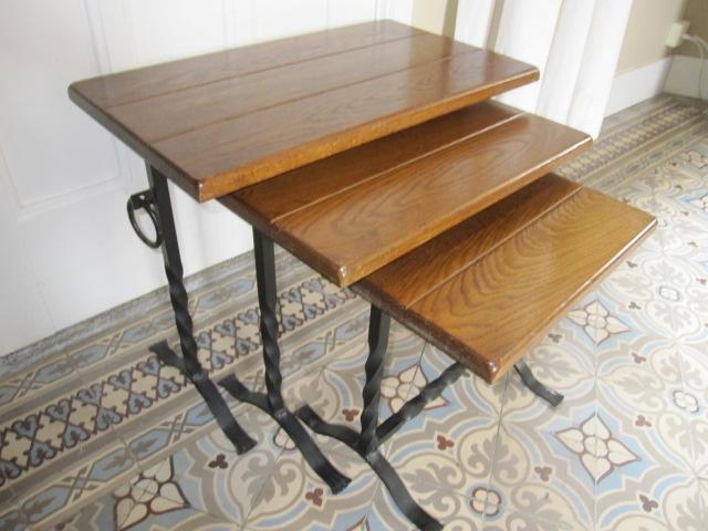 Set van drie vintage / industriele bijzettafels, ijzer/hout