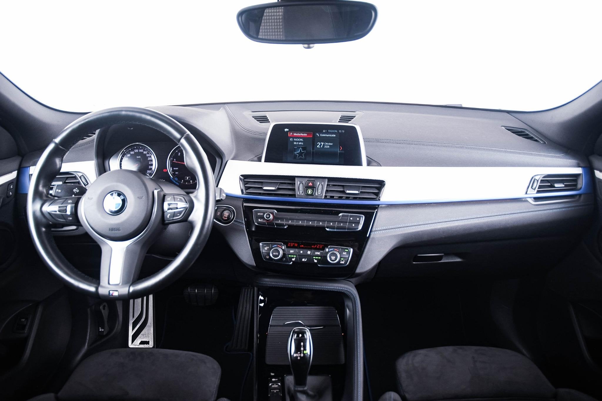 BMW X2 sDrive20i Executive M Sport - Cruise Control - Elektr, 1435 kg, Zwart, SUV of Terreinwagen, Geïmporteerd