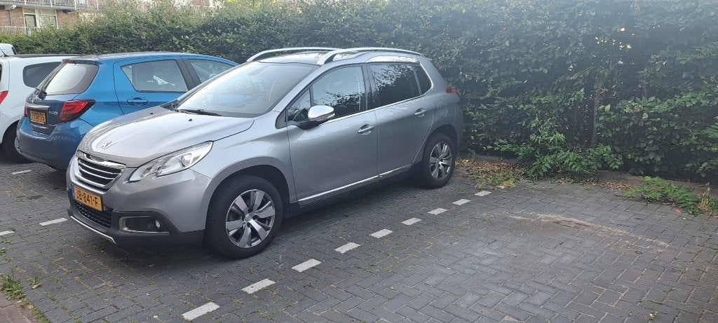 Peugeot 2008 Allure 1.2 82 KW 2016, Nieuwe Apk, distributie, Auto's, Peugeot, 450 kg, 40 €/maand, 1199 cc, 23 km/l