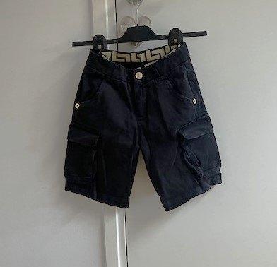 Leuke korte broek Young Versace in maat 122, Kinderen en Baby's, Kinderkleding | Maat 122, Broek, Gebruikt, Ophalen of Verzenden