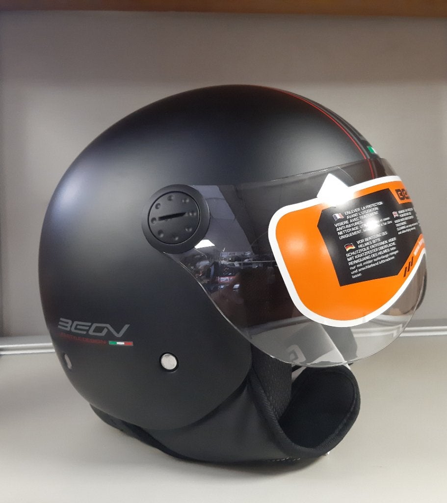 Beon design helm maat M brommer helm scooter helm, Fietsen en Brommers, Pascalstraat 6 1704 RD Heerhugowaard, Nieuw, Ophalen of Verzenden