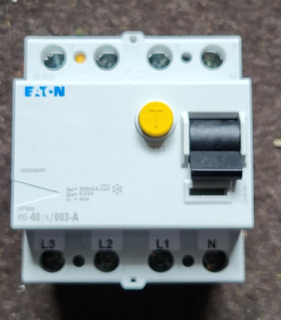 Eaton 40A 30mA 4-polige aardlek schakelaar, Doe-het-zelf en Verbouw, Ophalen of Verzenden, Zo goed als nieuw, Schakelaar