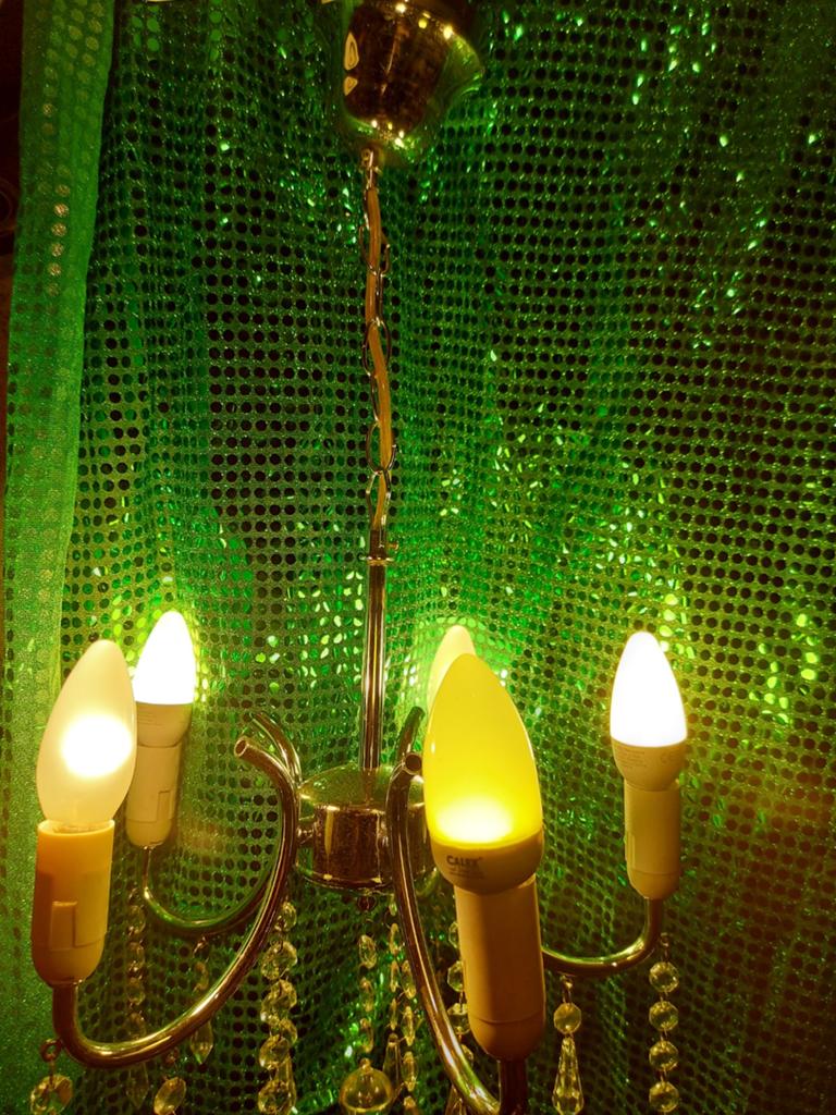 Mooi en roestvrij met kristallen hanglamp, Ophalen