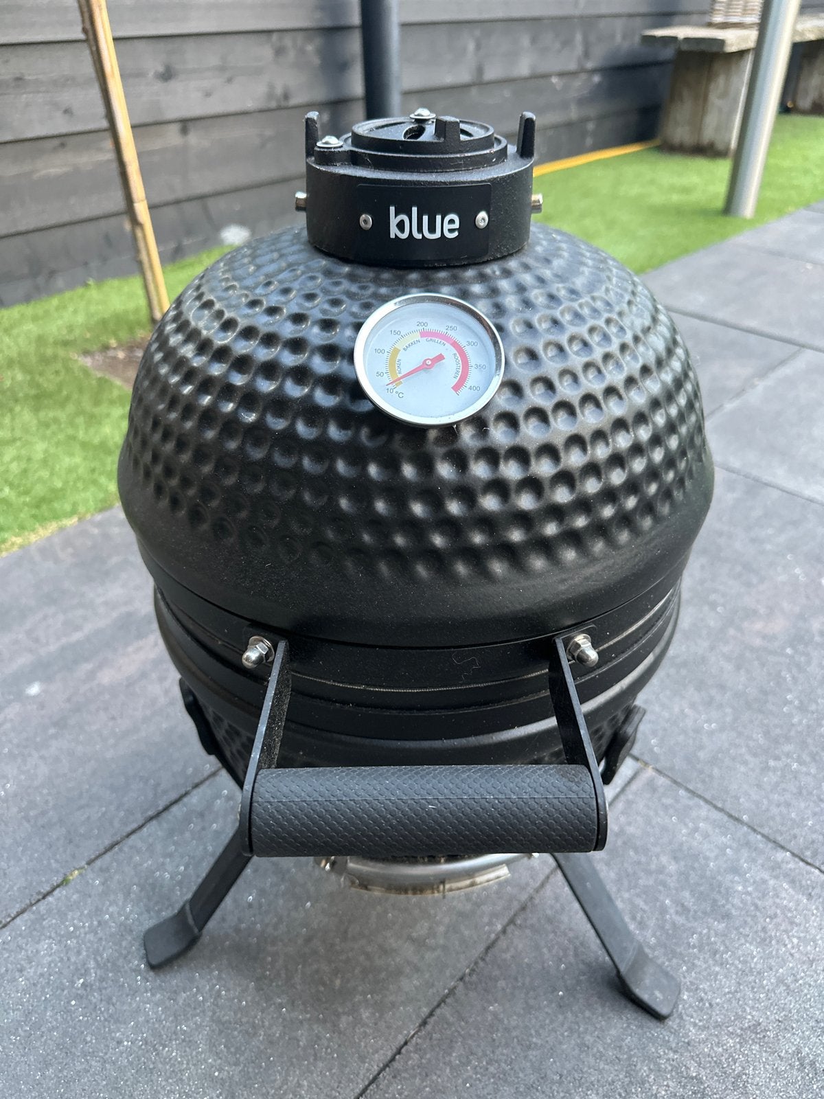 Blue Kamado BBQ - Compacte Keramische Grill, Ophalen, Zo goed als nieuw