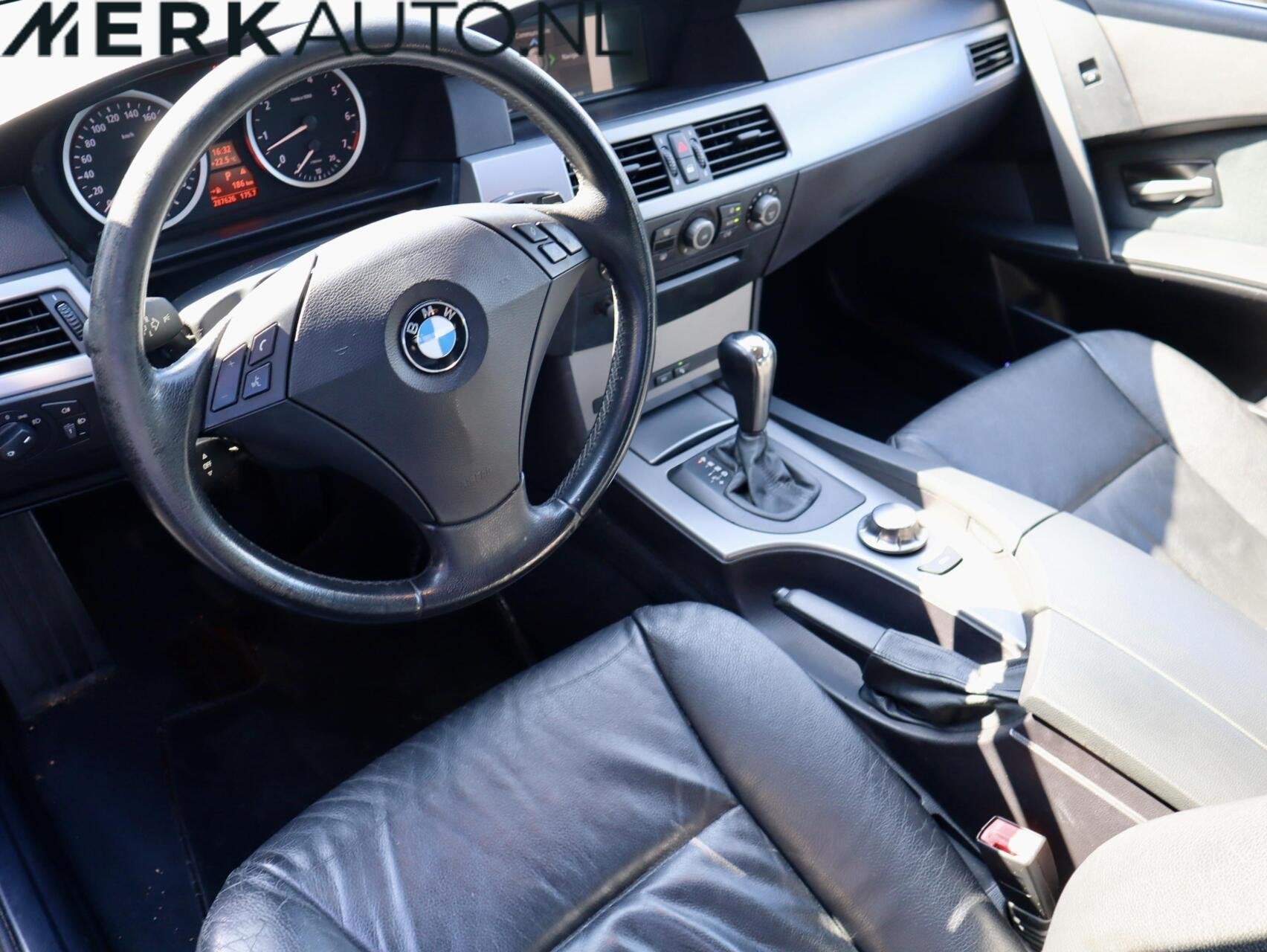 BMW 5-serie 525i, Auto's, Automaat, Achterwielaandrijving, Gebruikt, Zwart