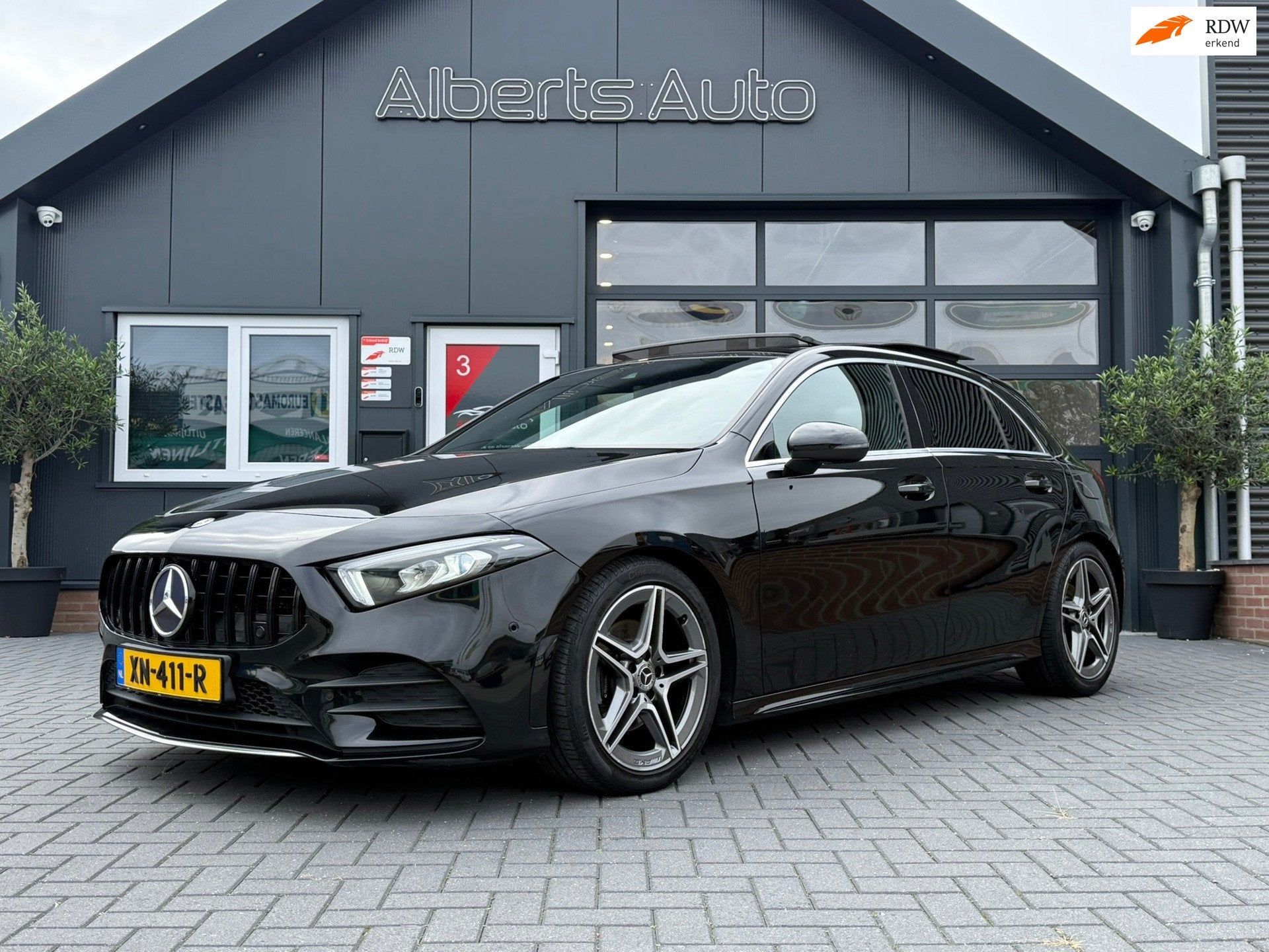 Mercedes-Benz A-klasse 200 Advantage AMG | PANO | SFEER | AU, Auto's, Gebruikt, 4 cilinders, 1600 kg, Automatische klimaatregeling