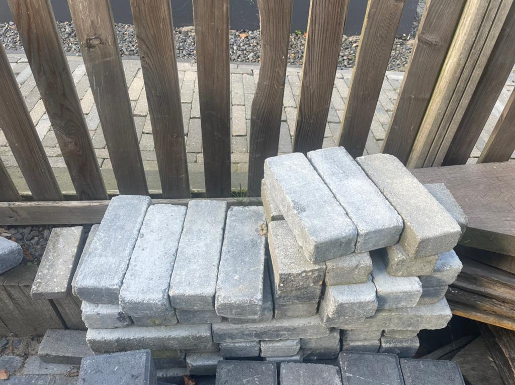 Gratis waaltjes, Ophalen of Verzenden, Zo goed als nieuw, Beton, Klinkers