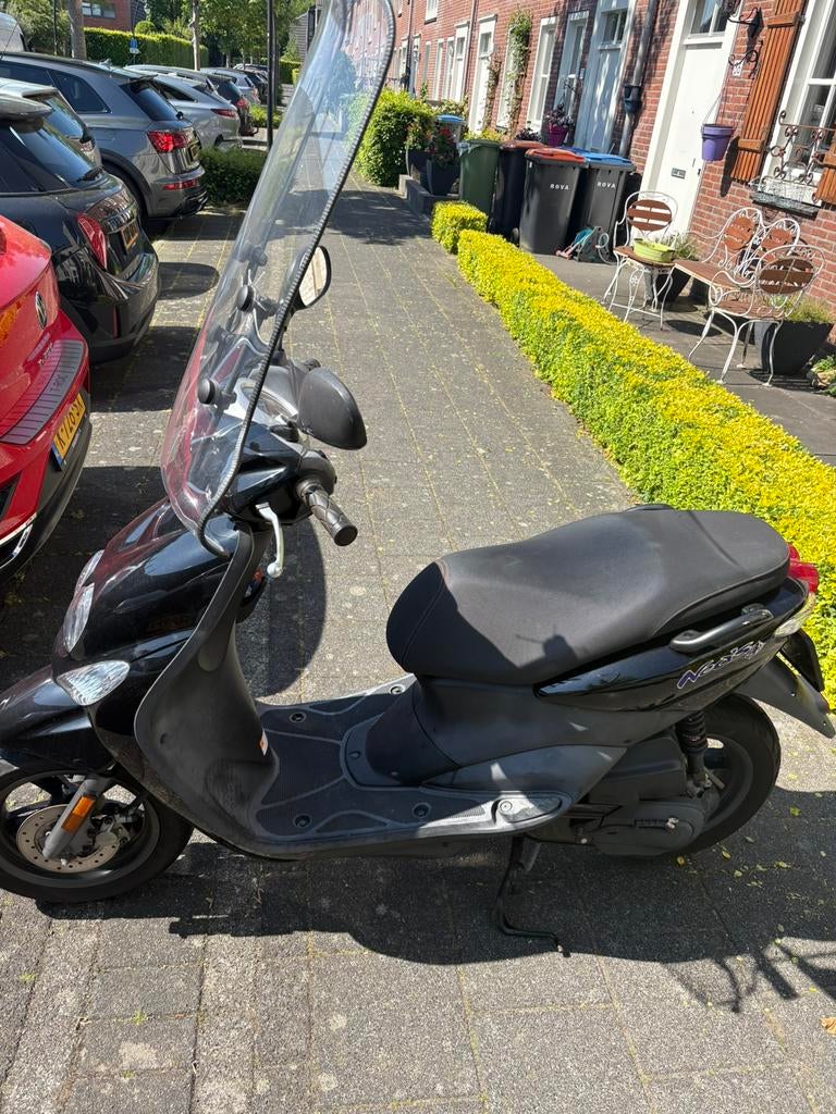 Yamaha Neo's 4 Zwart 1e Eigenaar, Ophalen, Zo goed als nieuw, Benzine, Neo's