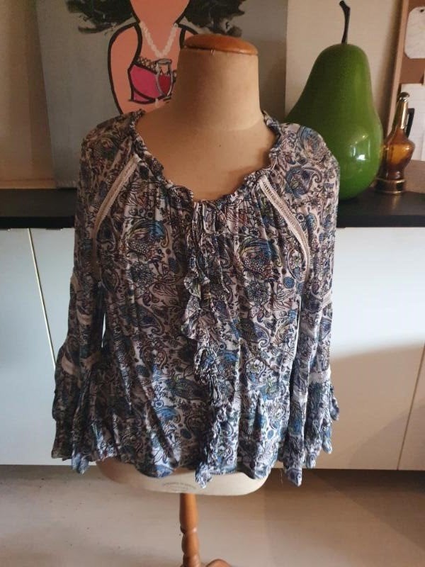 Zgan! mooie blouse van Silvian Heach maat M/L!, Kleding | Dames, Blouses en Tunieken, Maat 38/40 (M), Zo goed als nieuw, Silvian Heach