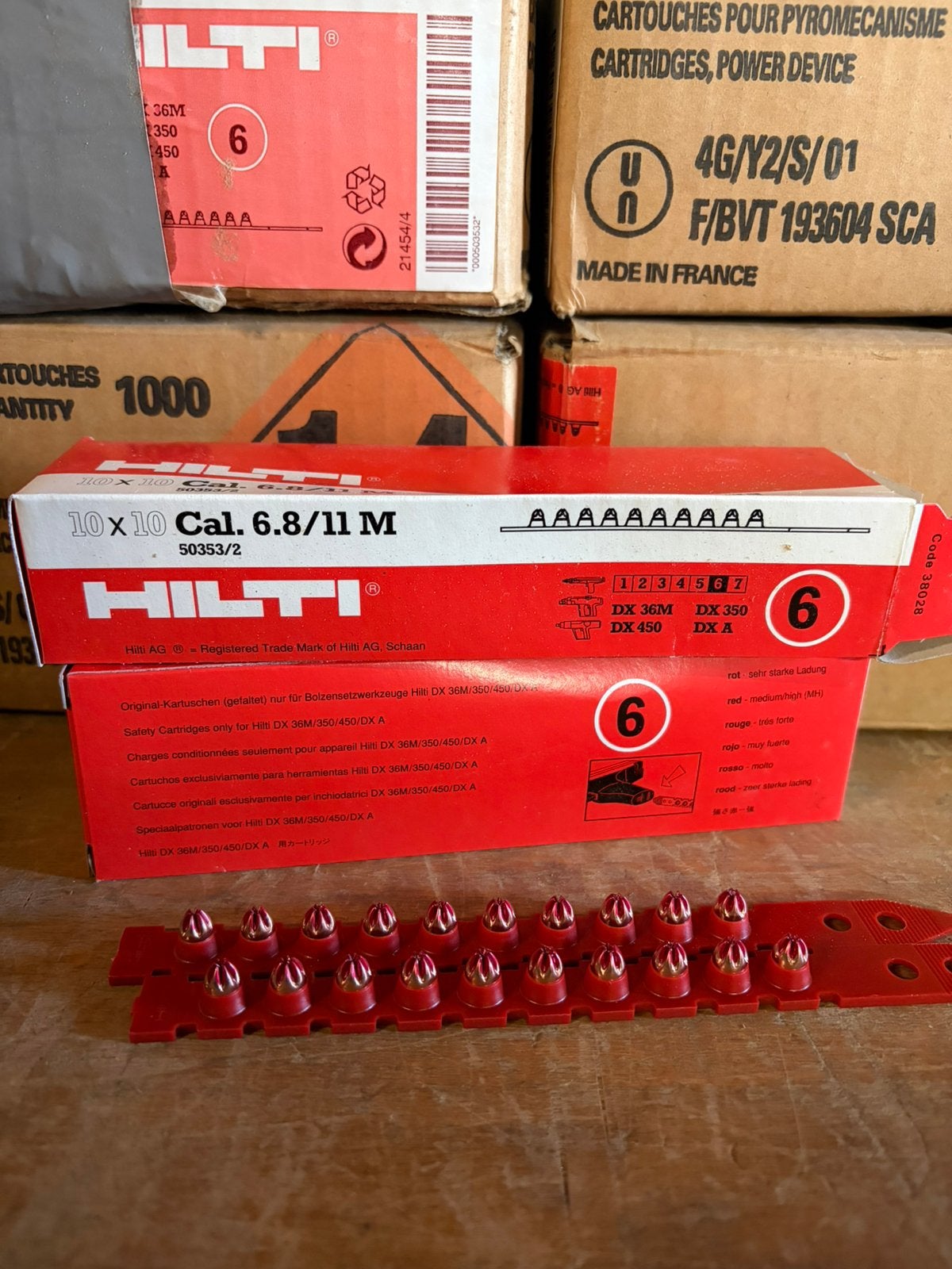 Hilti Cal. 6.8/11 4 dozen van 1000 stuks 10x10, Ophalen, ., Zo goed als nieuw, .