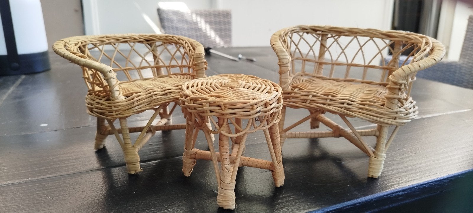Miniatuur rotan stoeltjes en tafeltje, Ophalen of Verzenden