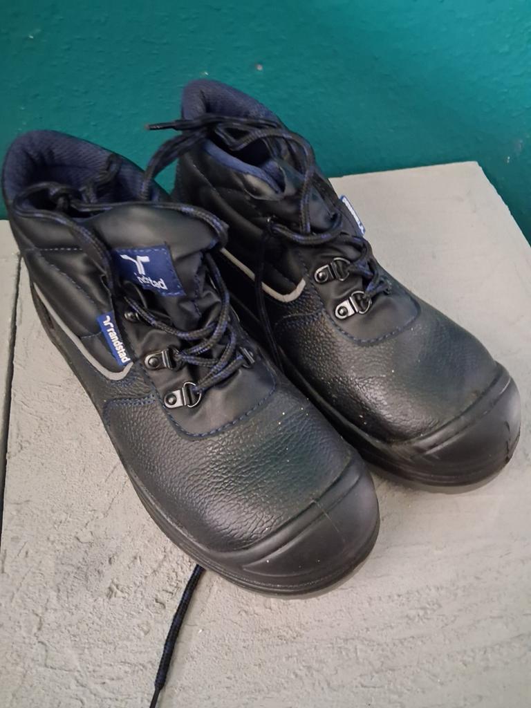 Werkschoenen mt 39, Ophalen of Verzenden, Zo goed als nieuw