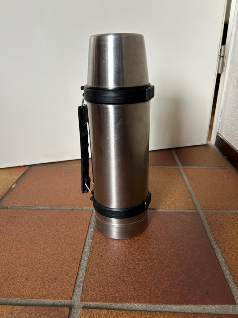 Roestvrijstalen thermosfles met beker, Ophalen, Zilver, Metaal, Overige merken
