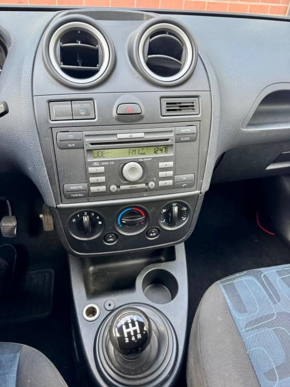 Ford FIESTA 1.3-8V Champion AIRCO NETTE AUTO 5DEURS NAP APK, 1299 cc, 4 cilinders, Origineel Nederlands, Handgeschakeld