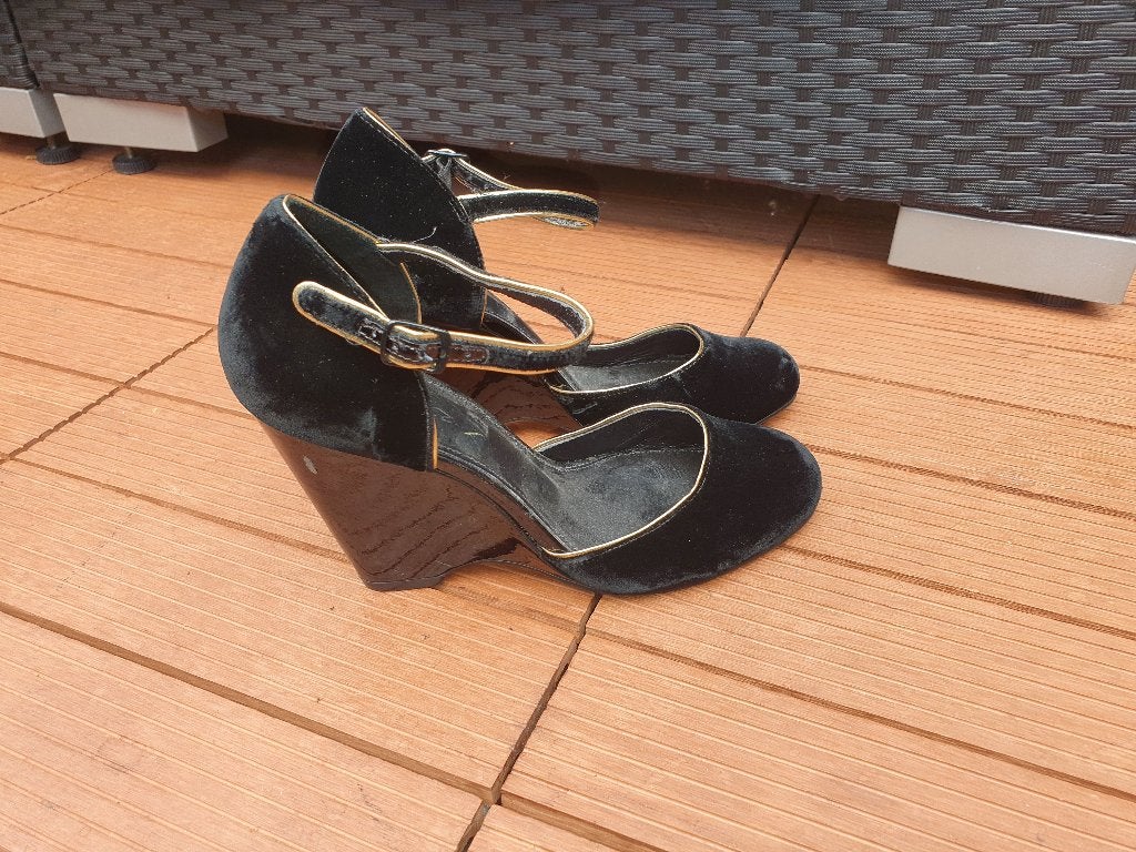 Pumps Vanilia mt.38 zwart suede dichte hak hoogte 9cm, Kleding | Dames, Pumps, Vanilia, Zwart, Ophalen of Verzenden