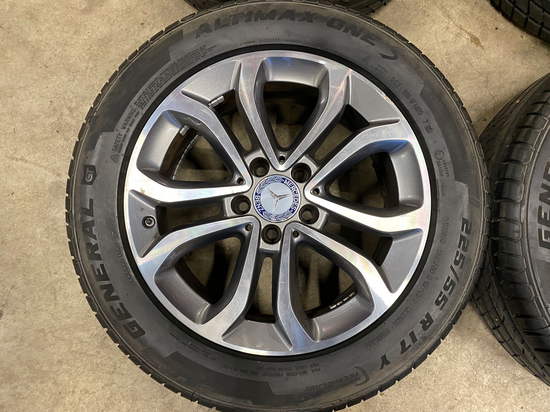 17 inch originele velgen + zomerbanden MB E klasse W213, Auto-onderdelen, Gebruikt, -, -, Banden en Velgen