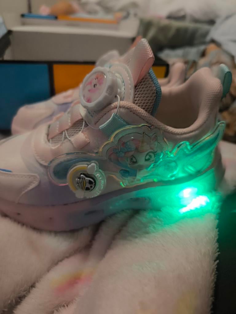 Prachtige unicorn sneakers met lichtjes - Maat 30, Meisje, Sportschoenen, Ophalen of Verzenden, Zo goed als nieuw