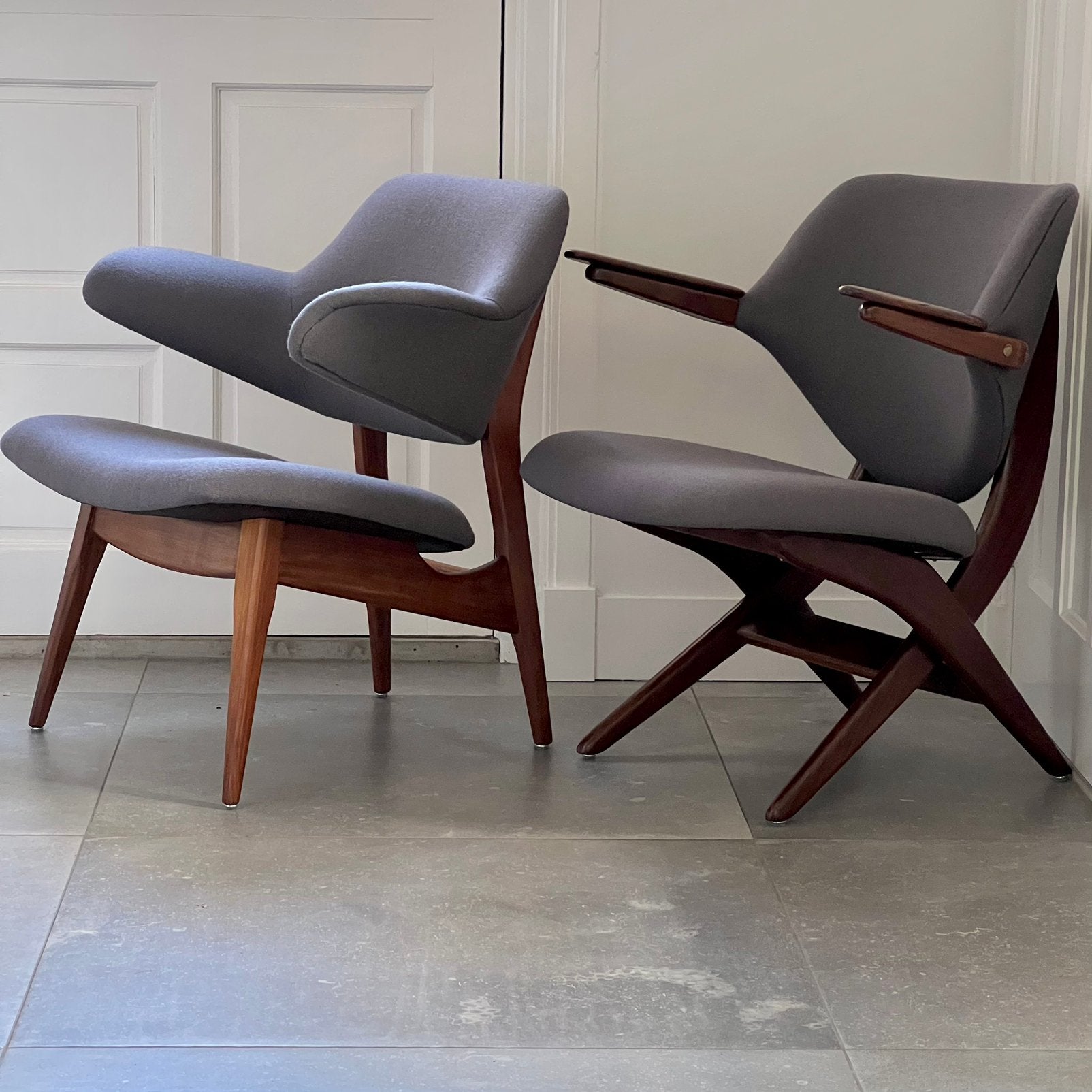 AWA Louis van Teeffelen Pelican en Pinguin chairs restored, Huis en Inrichting, Hout, Minder dan 75 cm, Midcentury modern vintage Dutch design classics fully restored