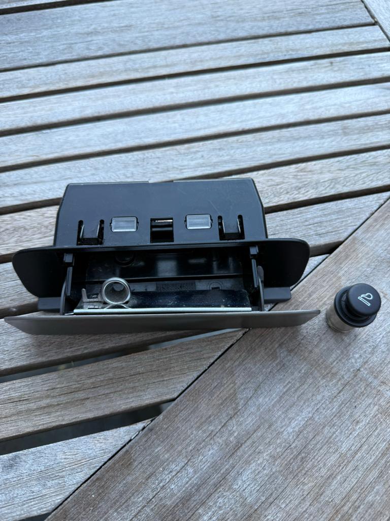 Asbak met aansteker voor Saab 9-5, Auto-onderdelen, Ophalen of Verzenden, Gebruikt, Universele onderdelen
