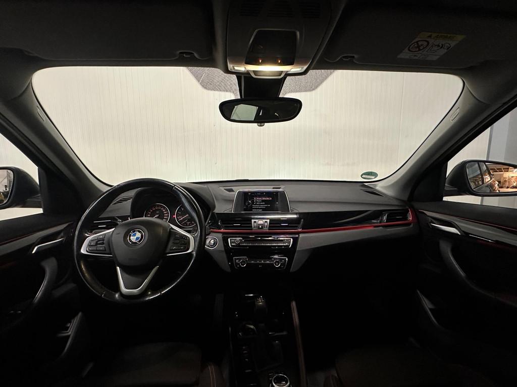 BMW X1 SDrive18i Executive | NAP | TREKHAAK | SHADOW LINE |, Auto's, 136 pk, Gebruikt, Euro 6, Automatische klimaatregeling