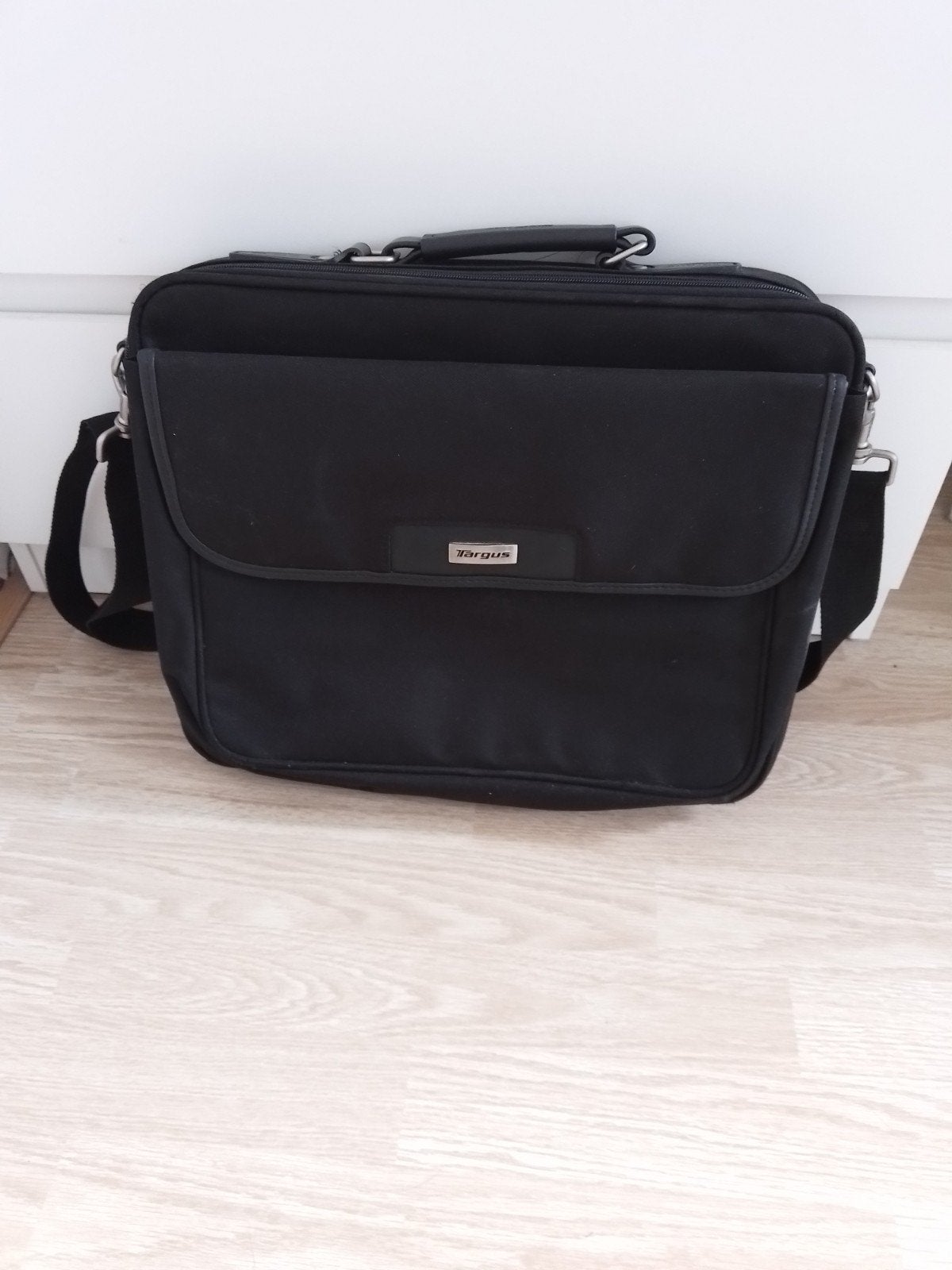 Laptoptas 38 bij 33 cm nieuw, Ophalen