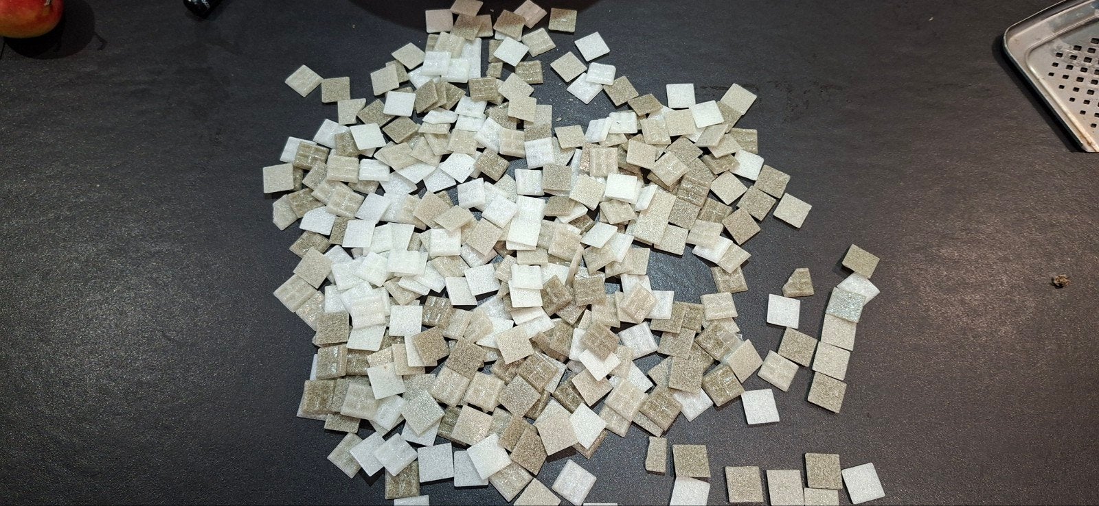 Mozaïek steentjes 2x2 cm - 930 gram, wit met grijs tinten, Ophalen, Nieuw