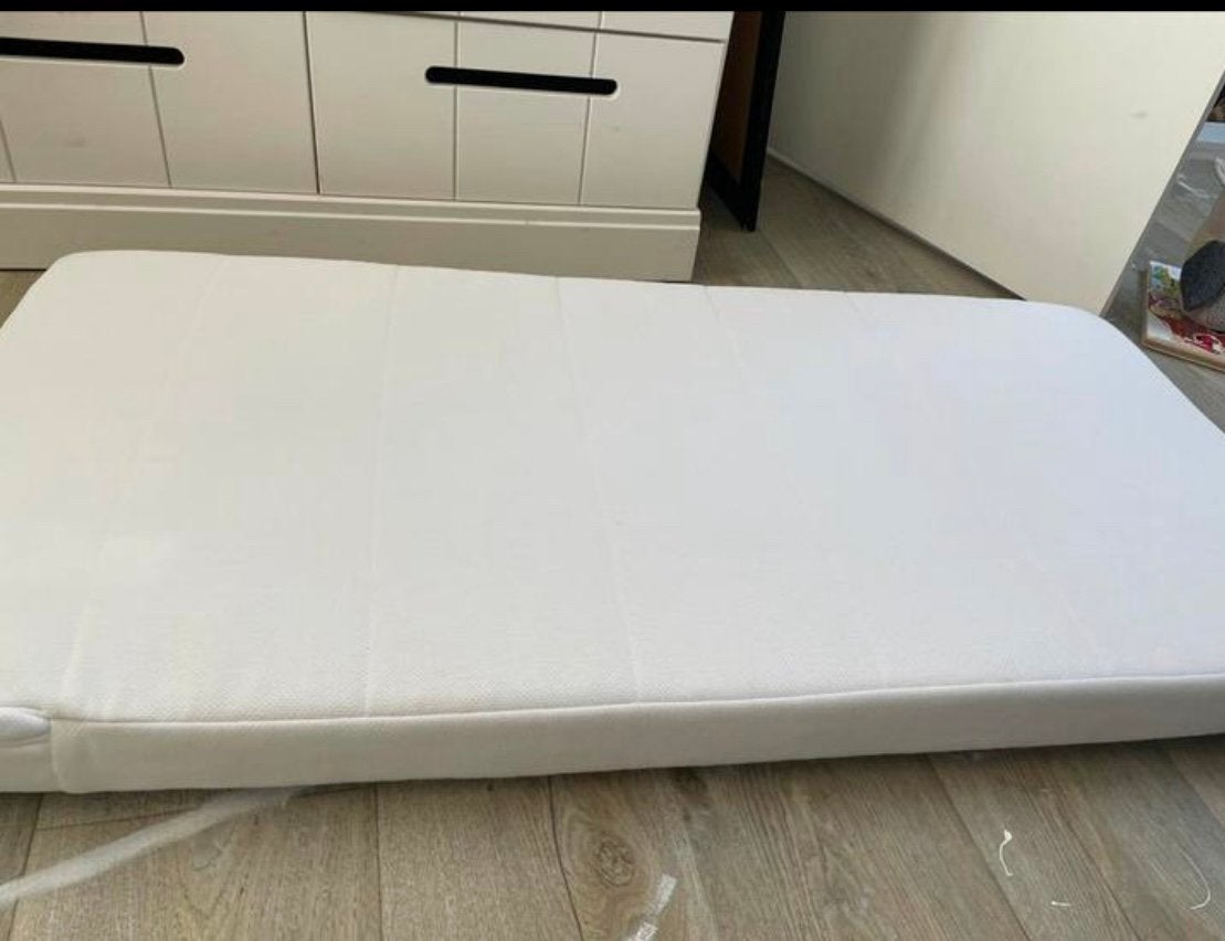 Matras juniorbed Lilli furnitute 70x150, Ophalen, Zo goed als nieuw, Eenpersoons, 90 cm
