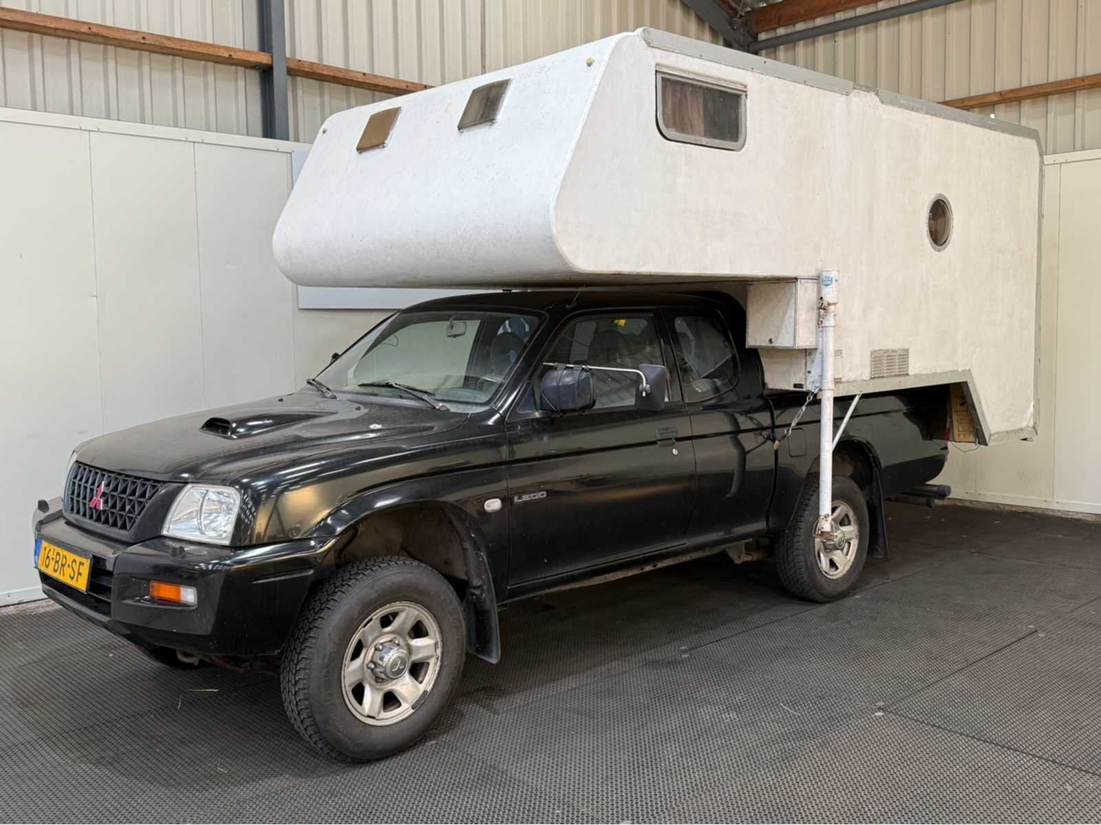 Mitsubishi - 4x4 - L 200 2.5 TDi Club Cab - Camper - 2004, Auto's, 2700 kg, Gebruikt, Origineel Nederlands, Bedrijf