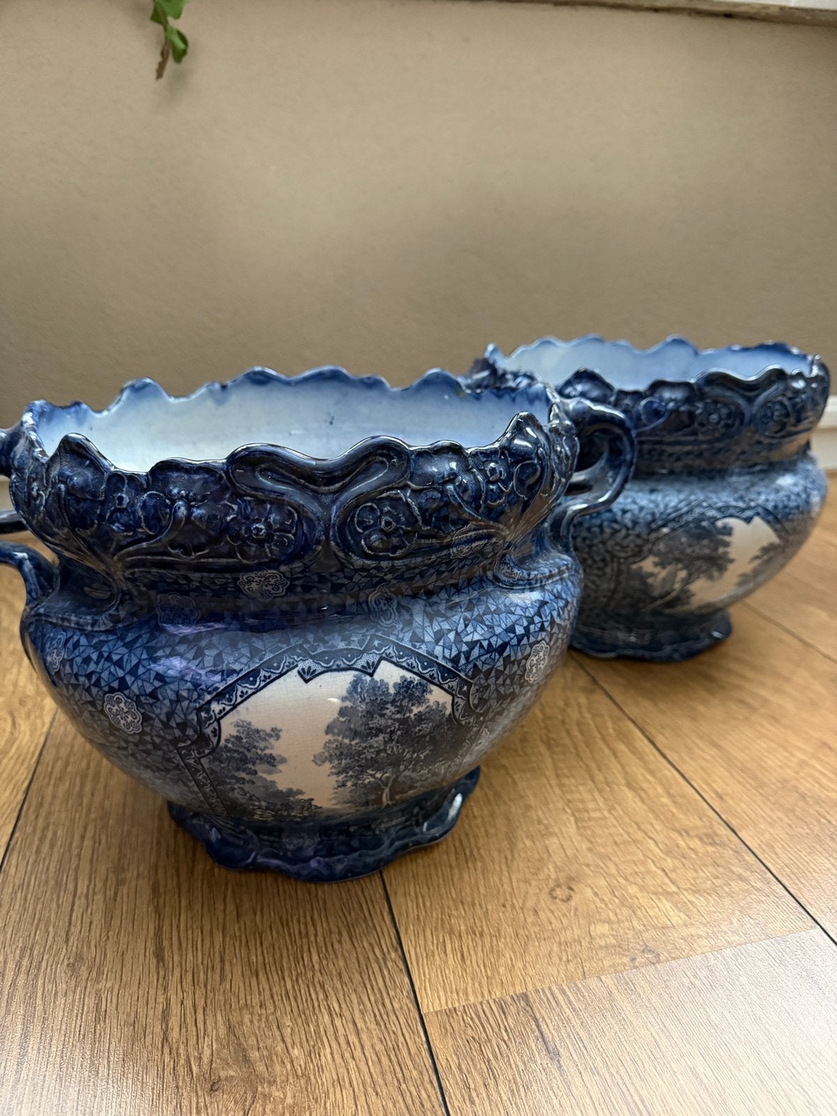 Antieke Villeroy & Boch Mettlach jardinières – Set van 2, Rond, Ophalen of Verzenden, Zo goed als nieuw, Aardewerk