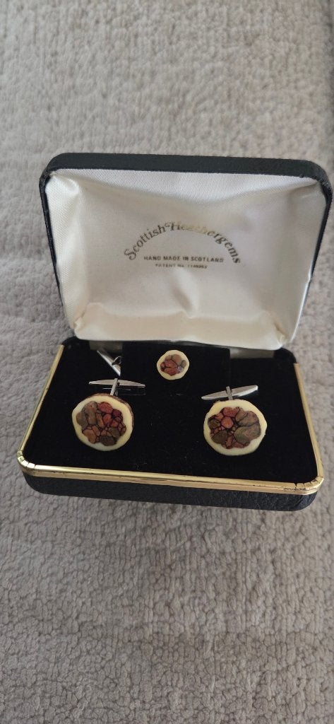 Vintage Scottish Heathergems manchetknopen en dasspeld., Sieraden, Tassen en Uiterlijk, Manchetknopen, Ophalen of Verzenden, Zo goed als nieuw