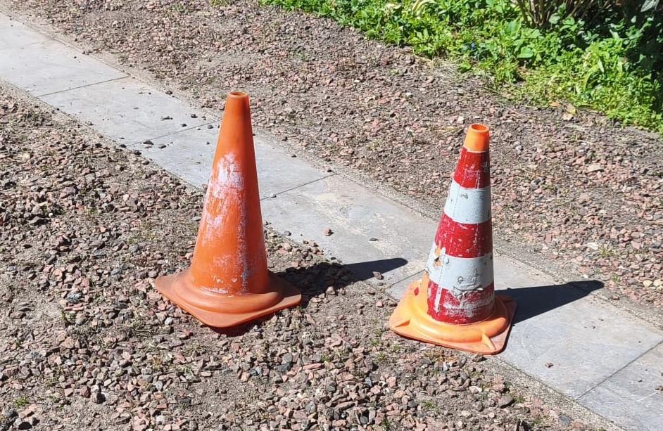 Pylon verkeerskegel flexibarrier pilon pion 50 cm - 2 stuks, Doe-het-zelf en Verbouw, Ophalen, Gebruikt