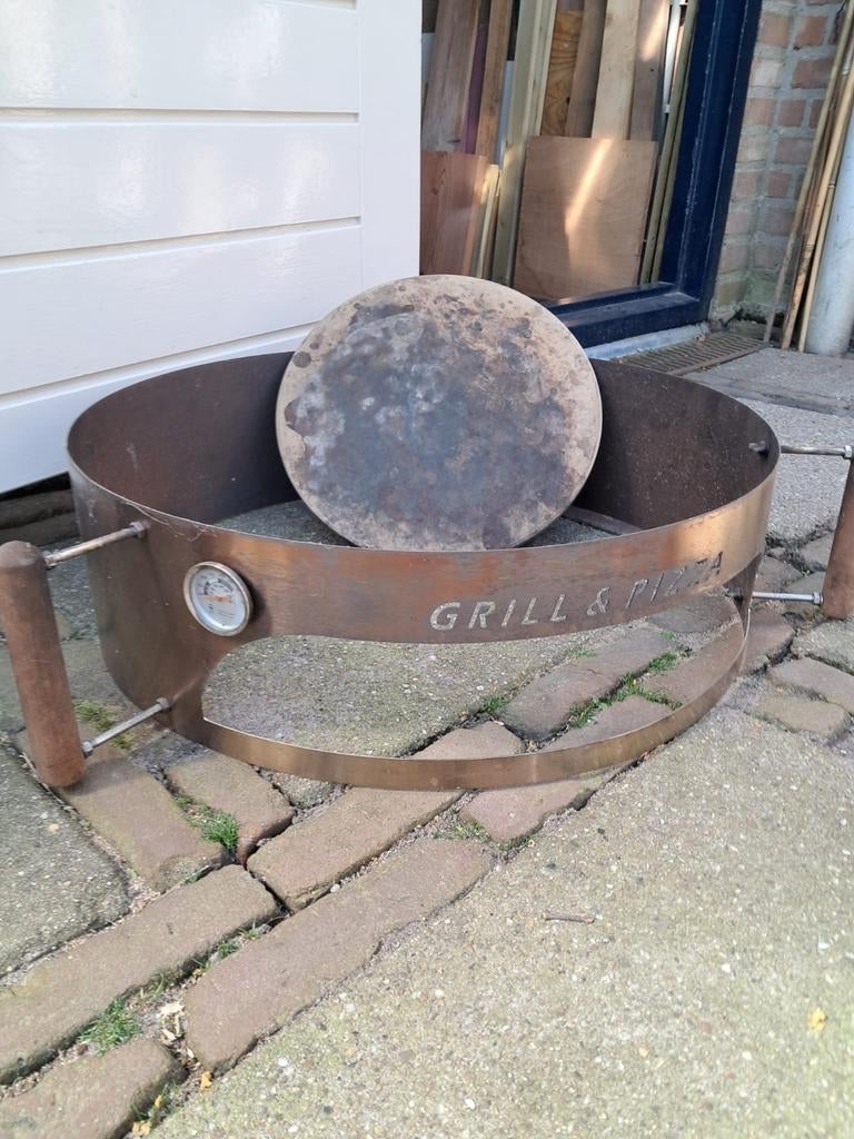 BBQ Ring voor pizza, Ophalen