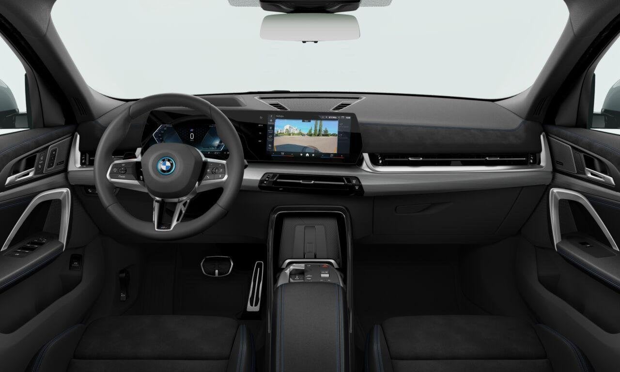 BMW iX2 xDrive30 67 kWh M Sport Edition M Sportpakket Pro |, Auto's, BMW, 479 km, IX2, Zwart, 67 kWh
