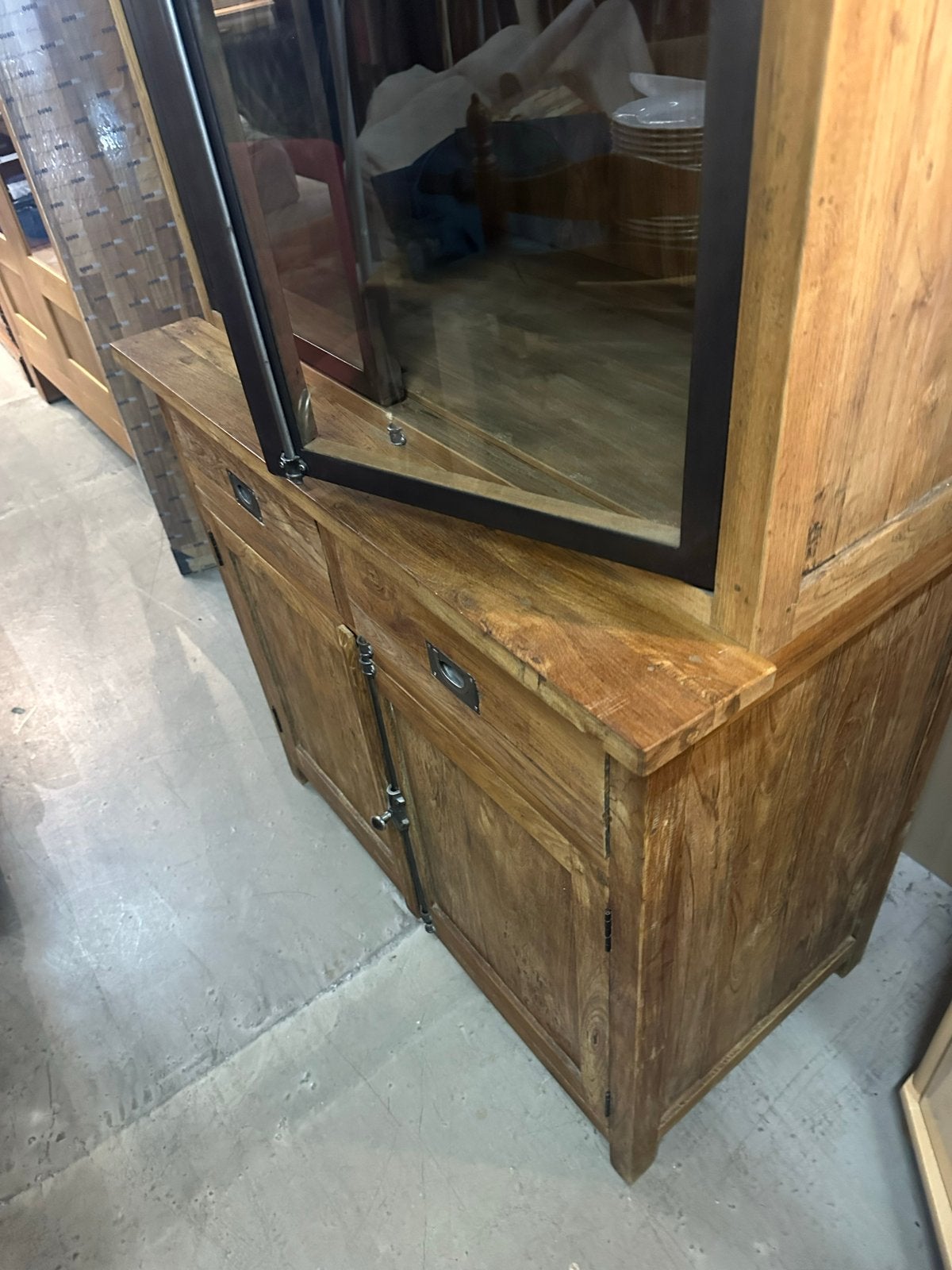 Robuuste houten kast met glazen deuren en lades, Ophalen, Gebruikt, 200 cm of meer, C