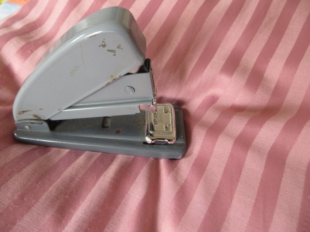Ouderwetse nietmachine/ zeer degelijk, Ophalen of Verzenden