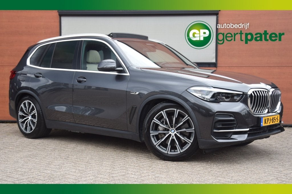 BMW X5 xDrive45e Pano/DriveAssistProfessional/Luchtvering/SO, Automatische klimaatregeling, Gebruikt, 394 pk, Vierwielaandrijving