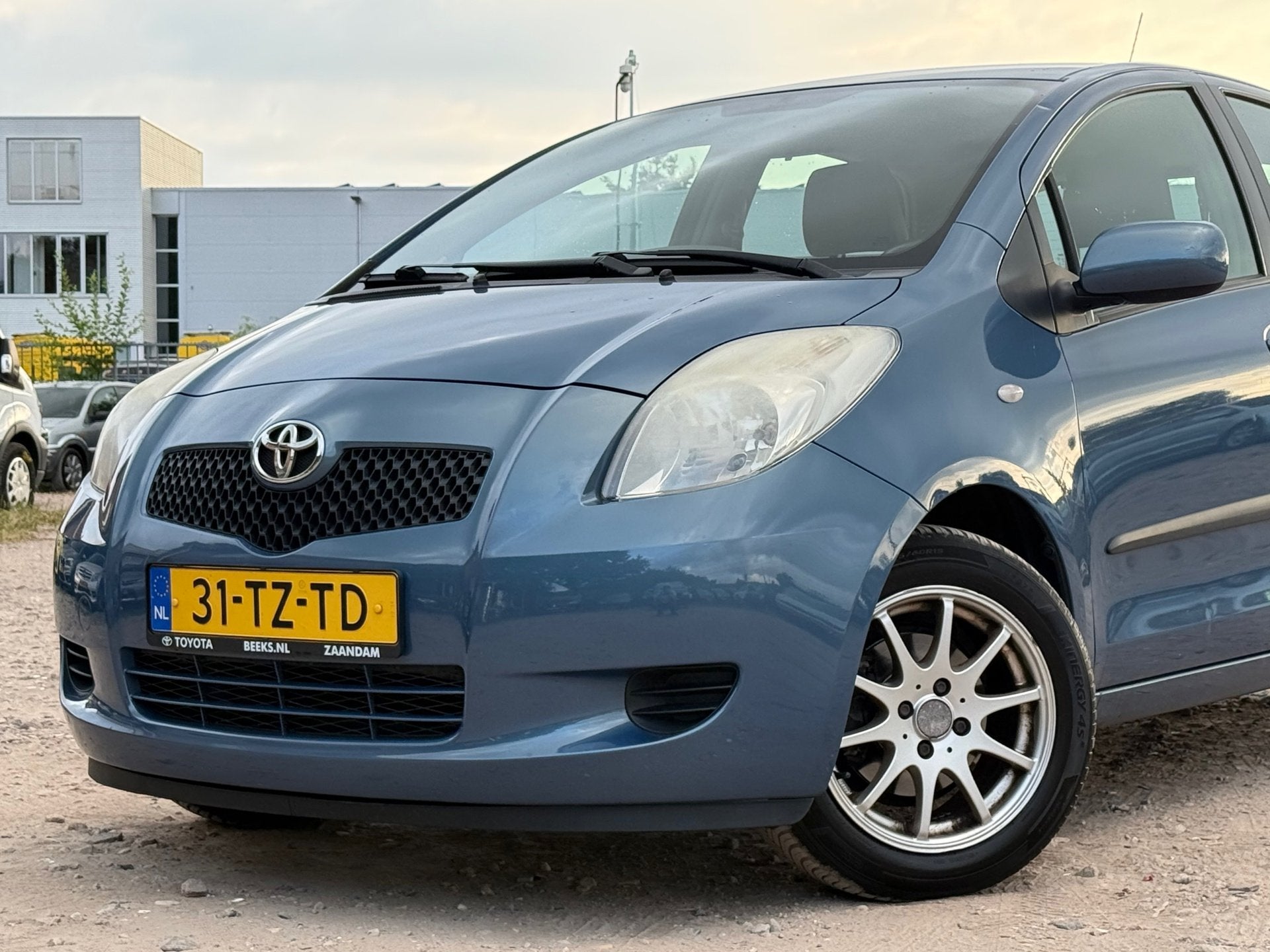Toyota Yaris 1.3 VVTi Sol MMT/ AUTOMAAT/ CARPLAY / VELGEN, 750 kg, 4 cilinders, Blauw, Origineel Nederlands