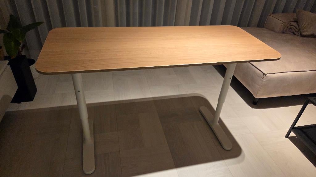 Verstelbaar bureau, Ophalen, In hoogte verstelbaar, Zo goed als nieuw
