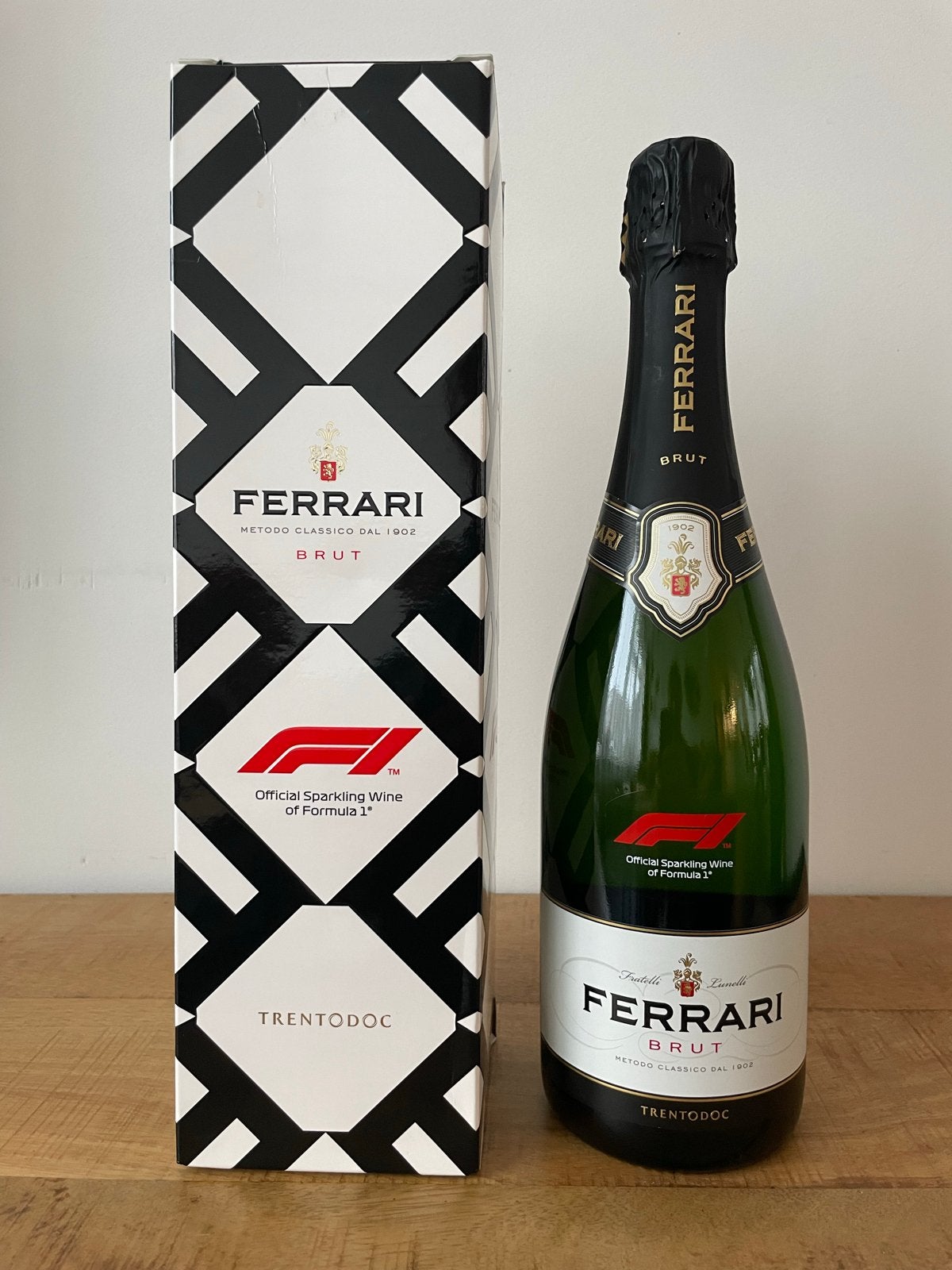 Ferrari Brut F1 Official Sparkling Wine - Nieuw in doos, Ophalen of Verzenden, Nieuw, Champagne