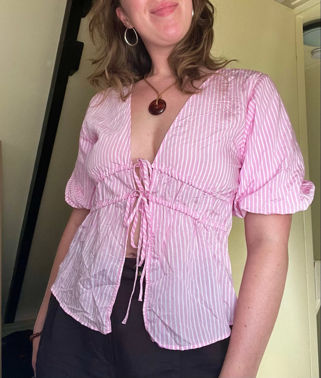 Zara roze witte blouse met pofmouwen en strikjes - Maat M, Kleding | Dames, Blouses en Tunieken, Ophalen of Verzenden, Zo goed als nieuw