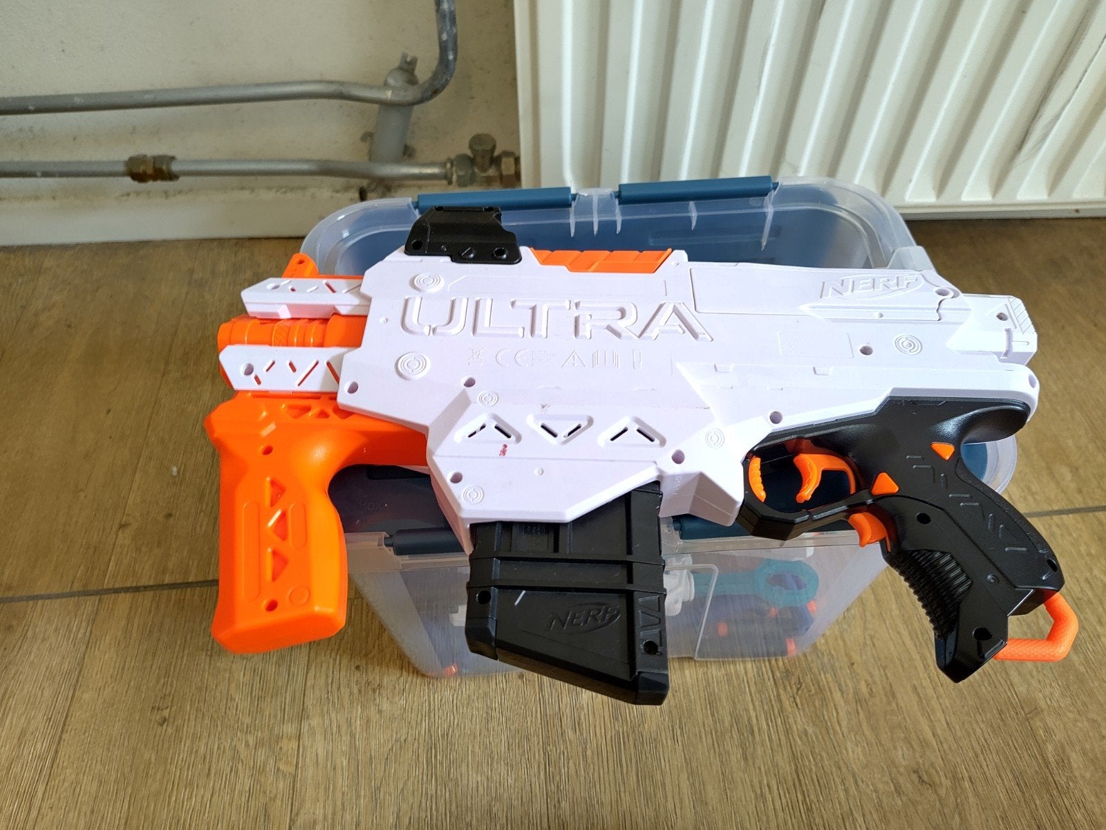 Nerf Ultra Amp Blaster met magazijn, Ophalen of Verzenden, Zo goed als nieuw, Jongen of Meisje