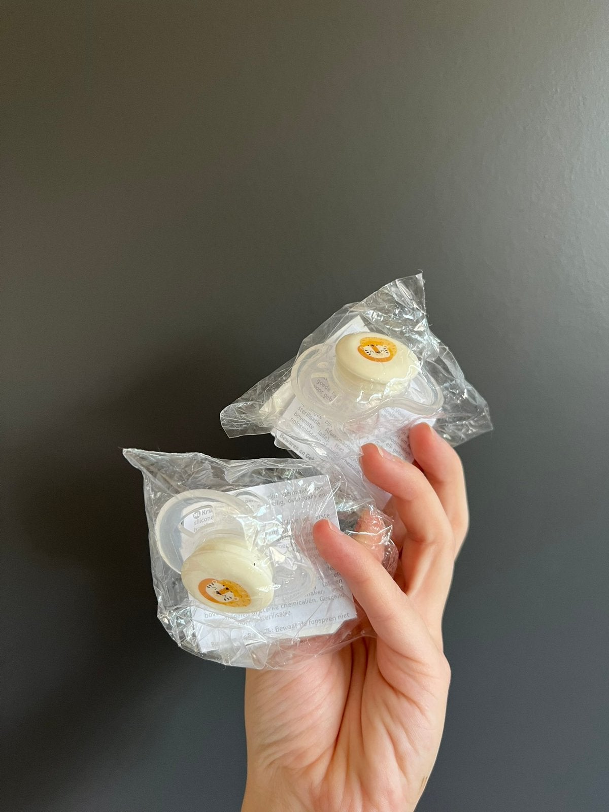 2 / twee fopspenen / sucettes natural van Kruidvat, nieuw!, Ophalen of Verzenden, Nieuw, Jongetje of Meisje