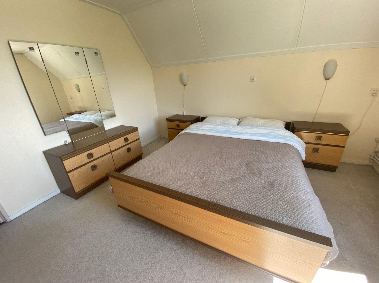 Bed en losse ombouw kastjes slaapkamer 140, Ophalen, Zo goed als nieuw, Tweepersoons