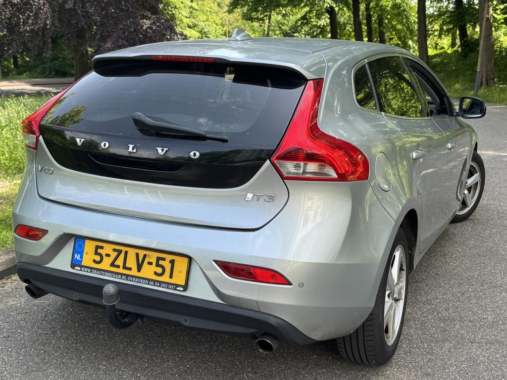 Volvo V40 1.6 T3 OCEAN RACE, ADAPTIVE CRUISE CONTROL, Voorwielaandrijving, Gebruikt, 4 cilinders, 150 pk