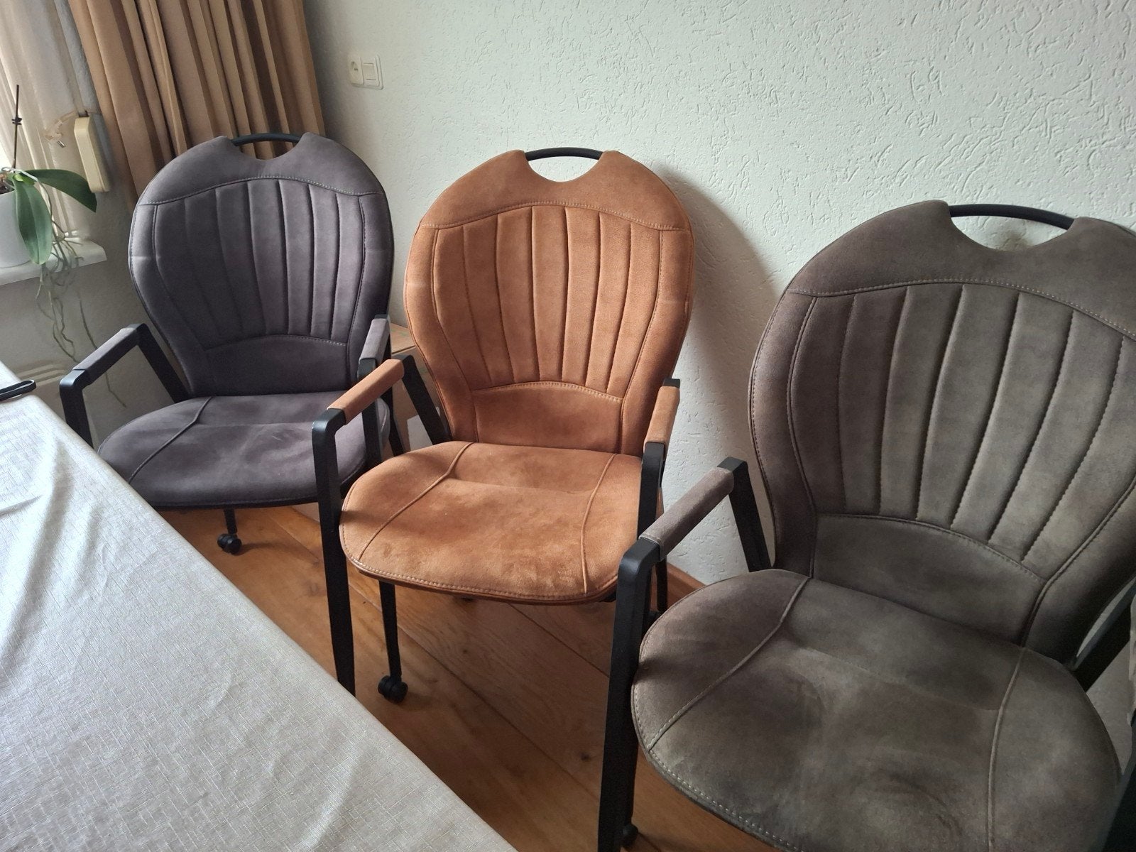 6 eettafelstoelen 3 kleuren 2x groen 2x camel 2x grijs zitho, Ophalen, Zo goed als nieuw, Overige kleuren, Vijf, Zes of meer stoelen