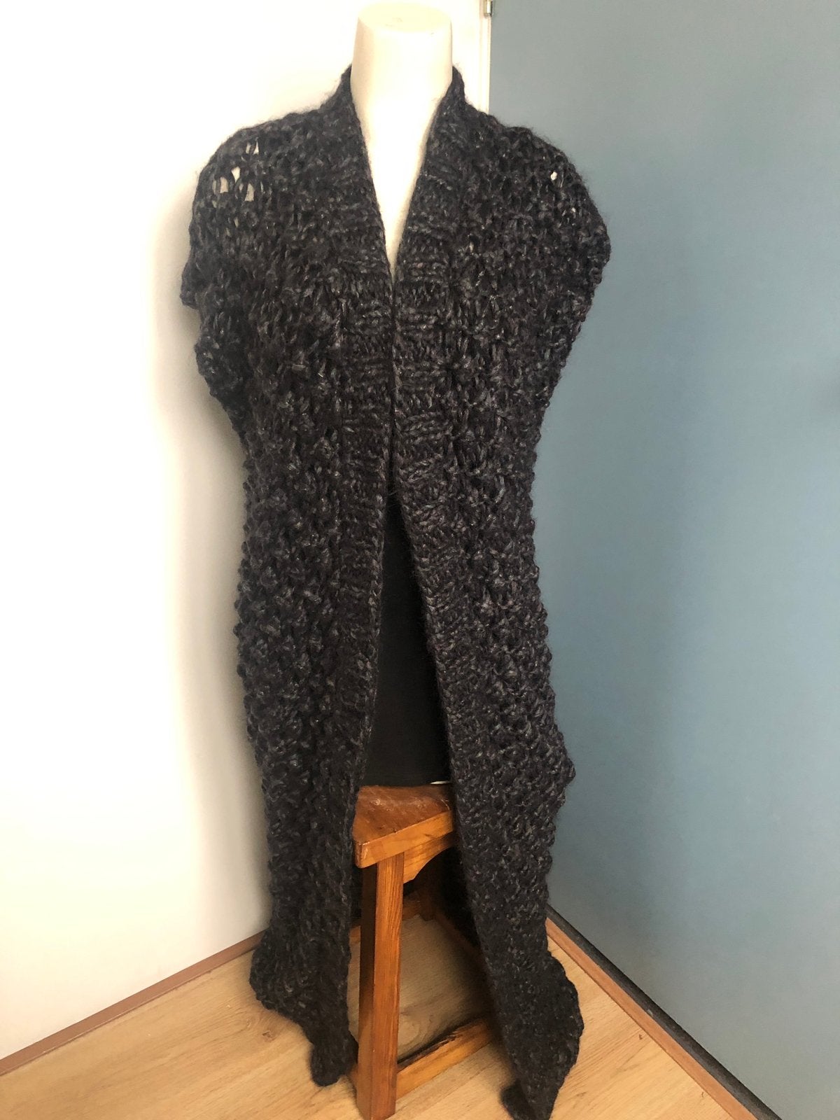 handgebreid grijs zwart lang maxi mouwloos wol wollen l, Kleding | Dames, Truien en Vesten, Zwart, Maat 42/44 (L), Nieuw, Ophalen of Verzenden