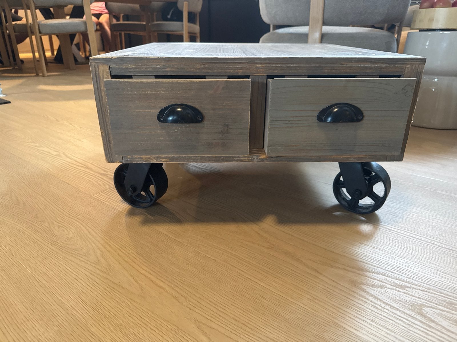 Salontafel met lades en wielen - Industriële stijl, Ophalen, Gebruikt, 50 tot 100 cm, Overige houtsoorten