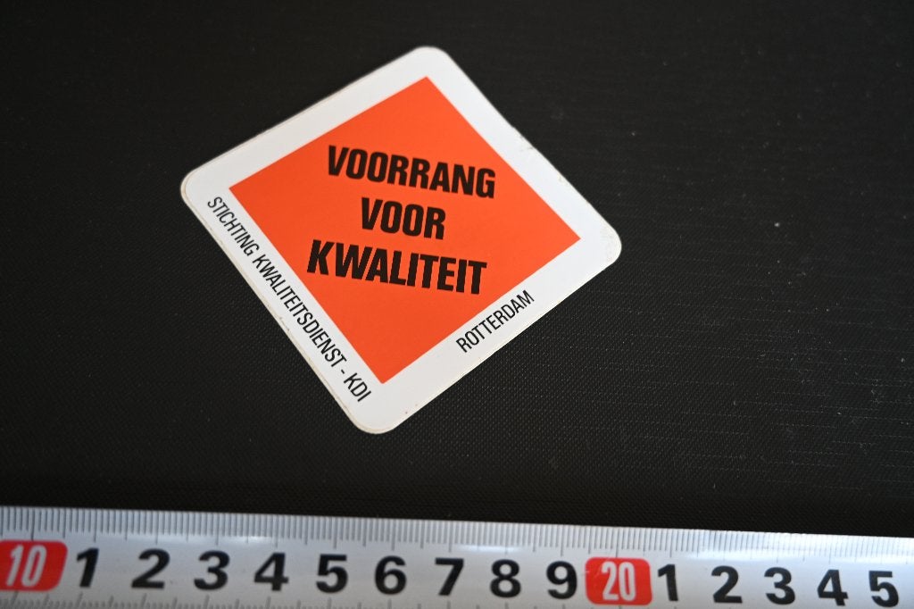 sticker Rotterdam Stichting Kwaliteitsdienst KDI VOORRANG, Ophalen, Zo goed als nieuw