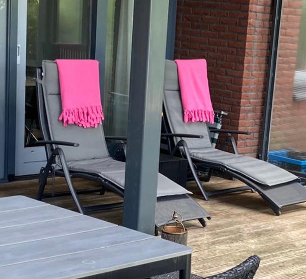 Twee tuinstoelen / ligstoelen met kussen, R&S design, Tuin en Terras, Ligbedden, Ophalen, Zo goed als nieuw, Kunststof, Inklapbaar