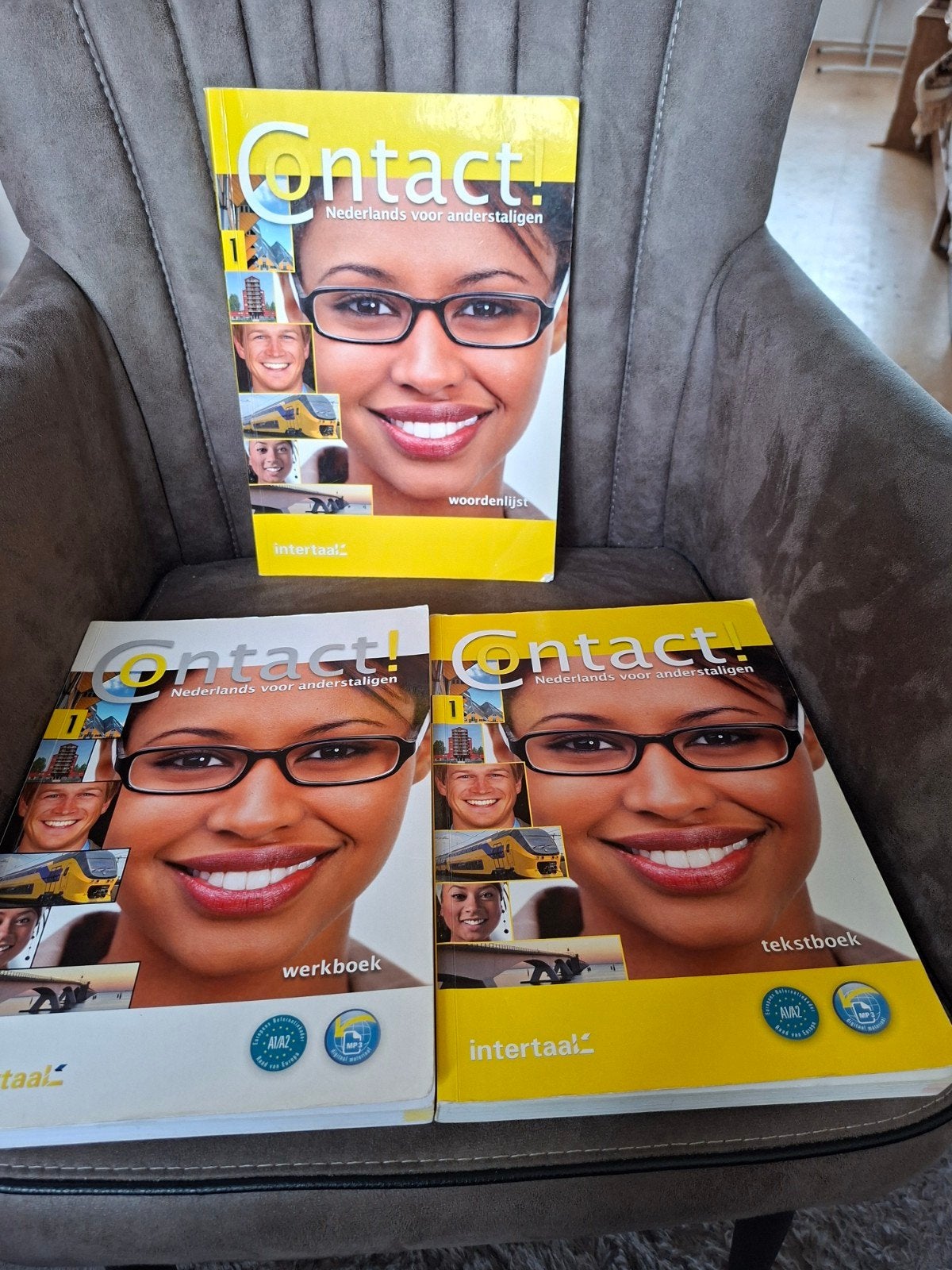 Contact! Nederlands voor anderstaligen - Complete set, Gelezen, Non-fictie, Nederlands, Ophalen of Verzenden